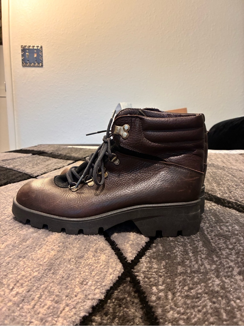 Santana Canada Dark Brown Leather Lace-Up Hiking Boot